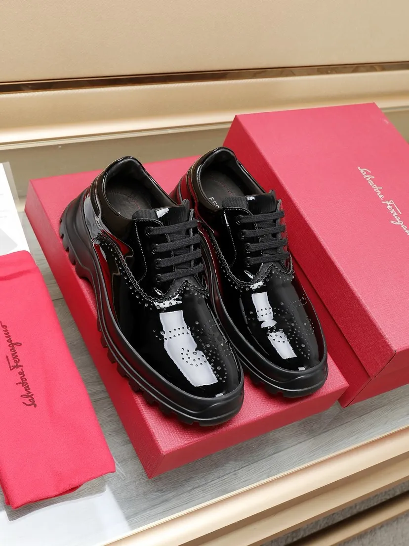 Factory P680💰🔥《Ferragamo》👏Latest•High-end top brand luxury~purchasing agent, top~quality. New fashionable business men's shoes 🔜The uppers are made of original first-layer open-edge beaded cowhide➕cowhide·lining, with fine workmanship. The original stylish and soft combination wear-resistant and non-slip outsole is light and comfortable on the feet. The real thing looks better in real photos. Number of yards: 38--44 (45 and 46 can be customized)